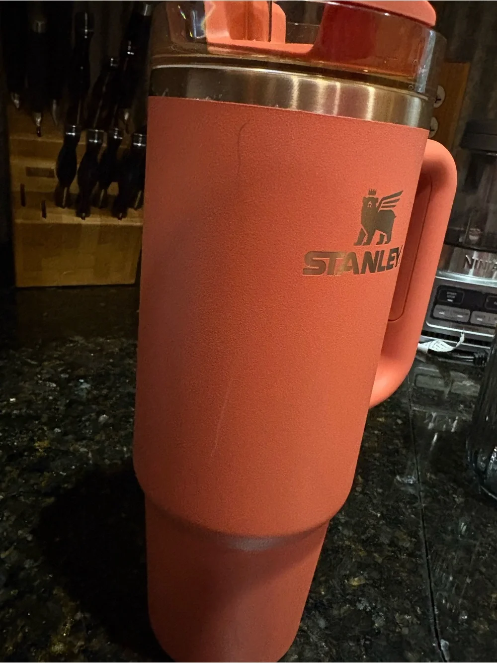 Limited edition 30oz Stanley Flowstate Quencher with Straw - Picture 2 of 4